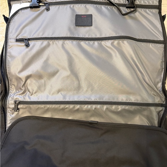 TUMI Alpha Garment Bag BRAND NEW!! - Picture 4 of 15